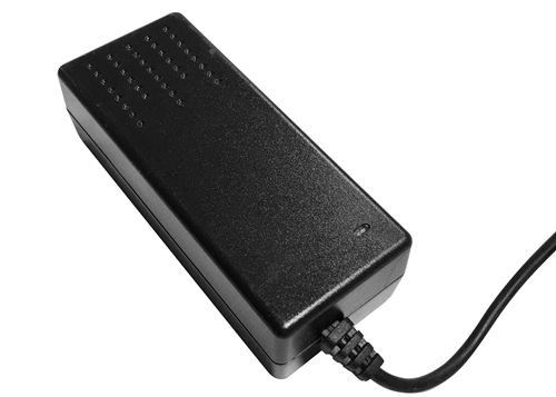 15V 3A আলোক সজ্জা আনুষাঙ্গিক 5 মি জিপিএস নেভিগেশন 45W ধ্রুবক ভোল্টেজ