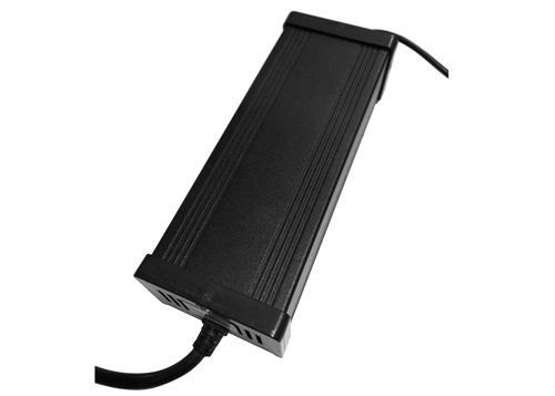 21V5A 850g এসি পাওয়ার সাপ্লাই কনস্ট্যান্ট ভোল্টেজ নেতৃত্বাধীন পাওয়ার ডিসি পাওয়ার 105 ডাব্লু